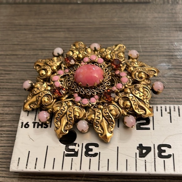 Vintage AUSTRIA Gold-tone Pin with Pink Glass Stones Art Glass Pink Cabochon - Picture 13 of 16